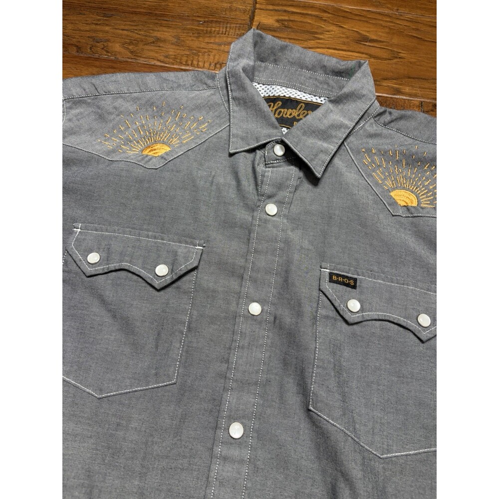 Howler Brothers Crosscut Deluxe Shirt Mens Medium SUNSET Embroidery Pearl Snap - Picture 3 of 4